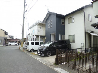【前面道路含む現地写真】