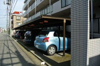 【駐車場】 | いつでも目の届く敷地内に駐車場を完備しています♪お車をお持ちのファミリーさんにおすすめです！
