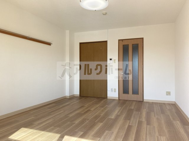 クレパレス2の居間・リビング