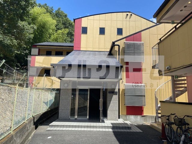 クレパレス1の外観