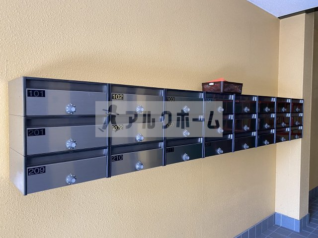 クレパレス1のエントランス