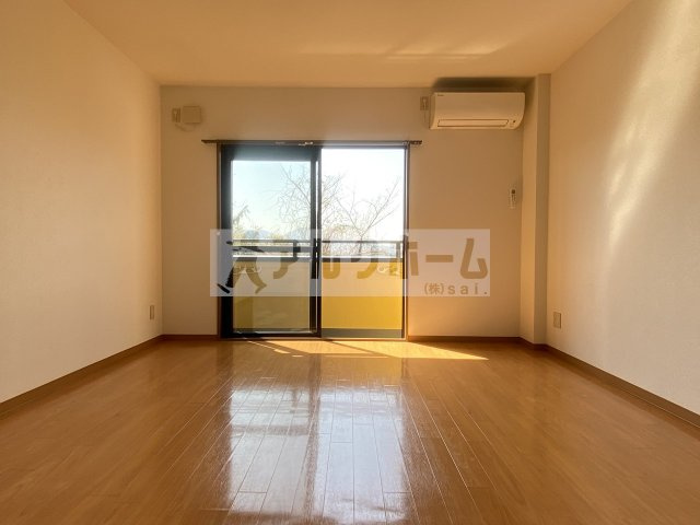 クレパレス1の居間・リビング