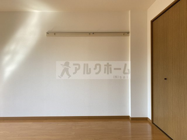 クレパレス1の居間・リビング