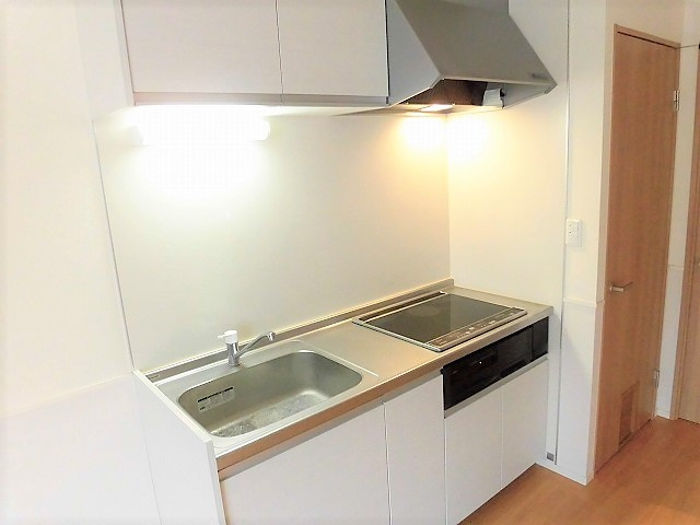 シャトープレジールのキッチン|写真は同建物の別部屋を参考に掲載しております。