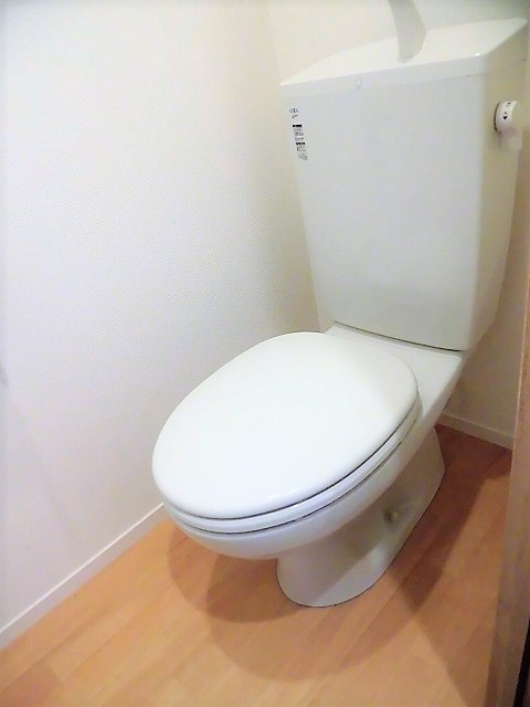 シャトープレジールのトイレ|写真は同建物の別部屋を参考に掲載しております。