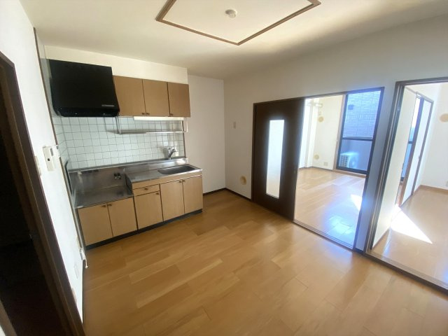 メゾンアベニールの居間・リビング