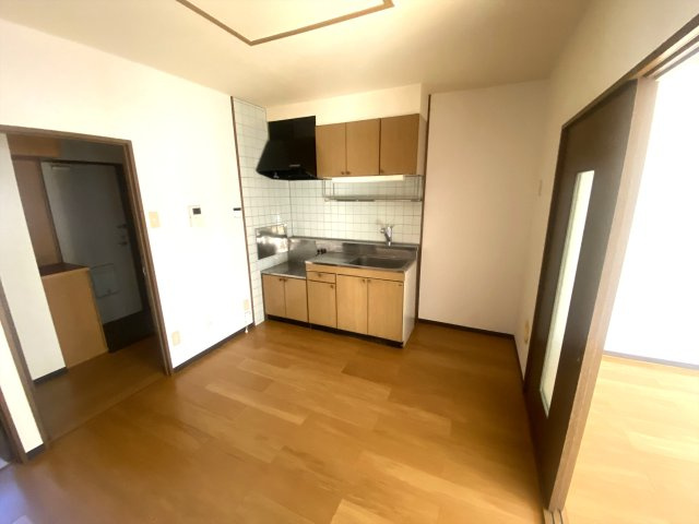 メゾンアベニールの居間・リビング