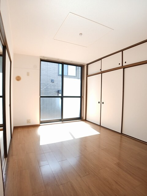 メゾンアベニールの居間・リビング