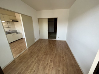 【洋室】 | マーブルコート