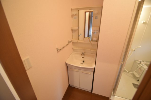 サンコート１番館の独立洗面台|独立洗面台で身支度をすべて済ませてしまいましょう