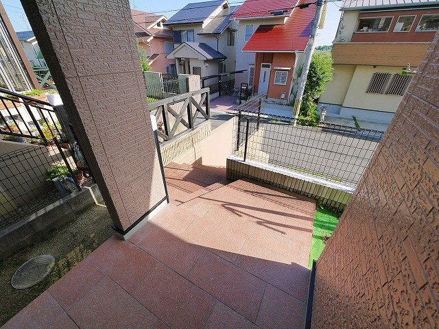 押熊町貸家のエントランス