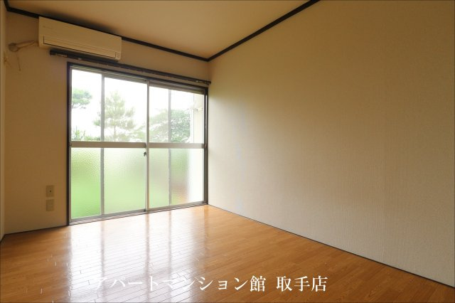 メゾン竹村の居間・リビング