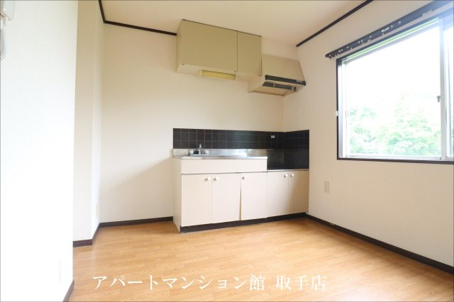 メゾン竹村の居間・リビング