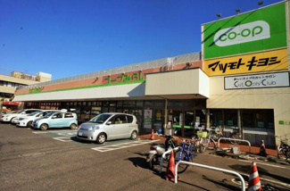 【周辺】 | コープまで徒歩5分です。毎日のお買い物が徒歩5分です。
夕方タイムセールなども行っていて、お得にお買い物が出来ます。
コープ内にあるパン屋さんもパンもとても美味しいですよ！