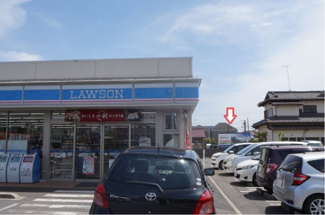 【周辺】 | 歩いて1分の所に、ローソン薬円台1丁目店があります。
現地看板もここから見える所に設置してるので是非立ち寄って見てください