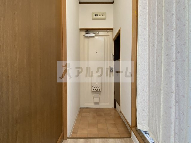 八尾マンションの玄関