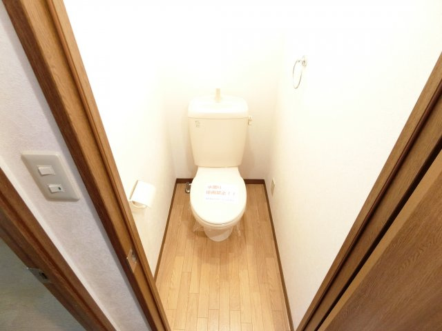 アンプルール光明池のトイレ|同物件別部屋イメージ写真