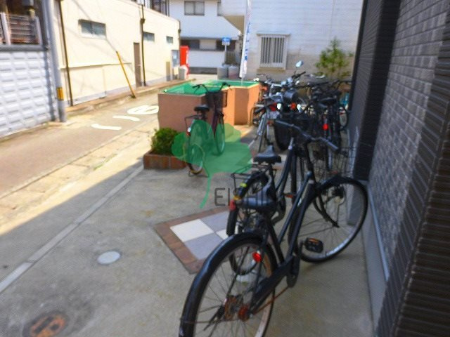 コージーハウス博多(Cozy House)の駐車場