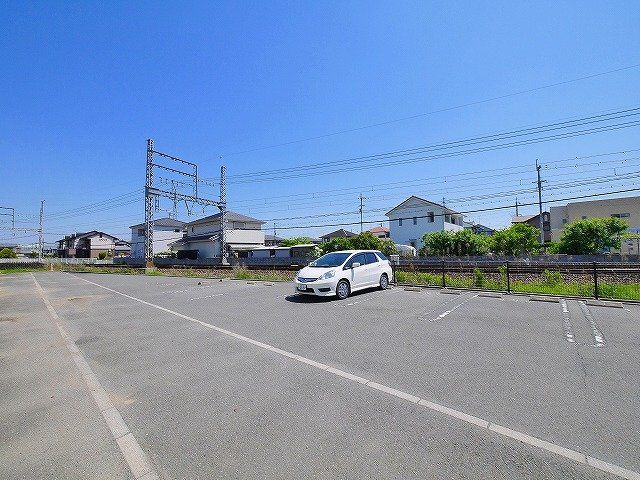 フィオーレの駐車場|駐車場に車を止められます