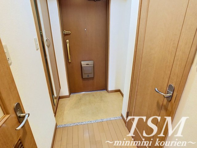 ロータリーマンション香里西之町の玄関|シューズボックス付きの玄関