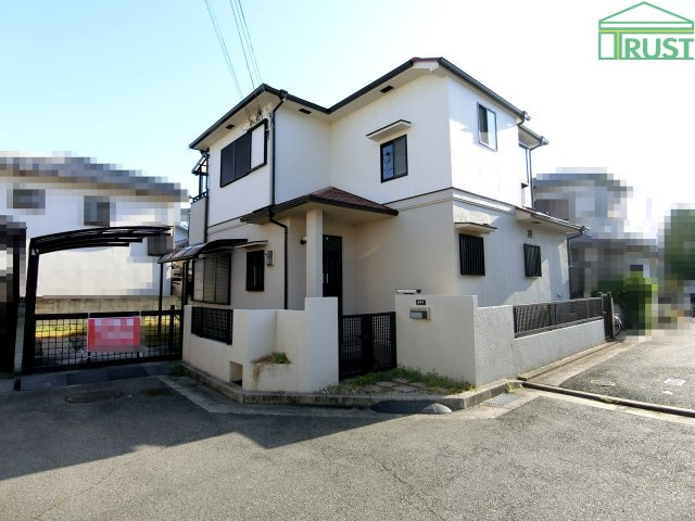 大久保町西島　角地一戸建ての前面道路含む現地写真