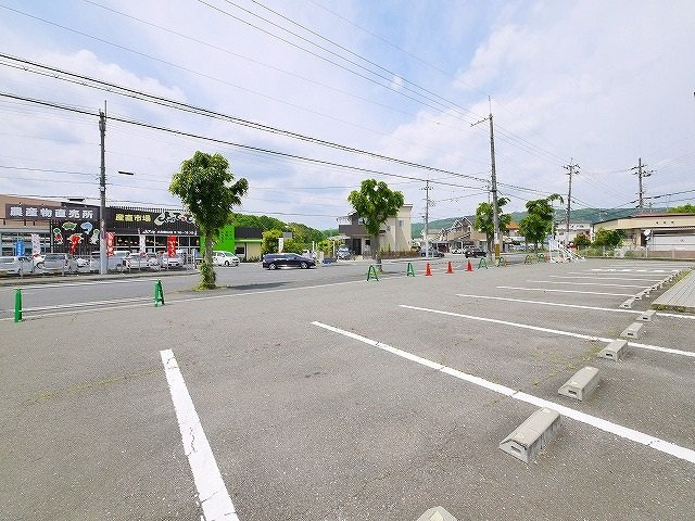 大和小泉町コンビニ跡の駐車場