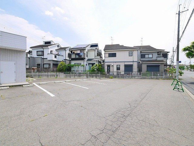 大和小泉町コンビニ跡の駐車場