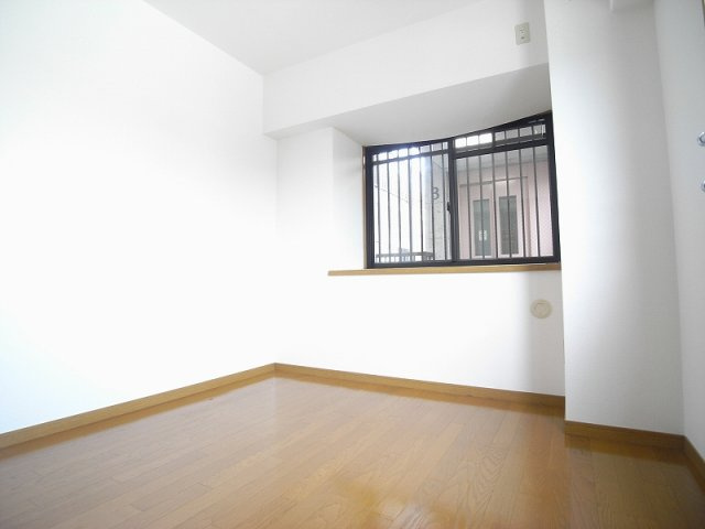 【洋室】 | ＷＥＳＴヒルズ鴻池 | 5.5帖