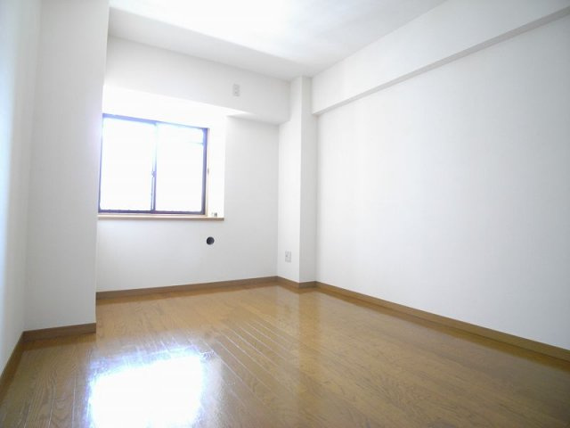 【洋室】 | ＷＥＳＴヒルズ鴻池 | 5.5帖