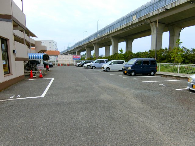 メゾン中塚の駐車場