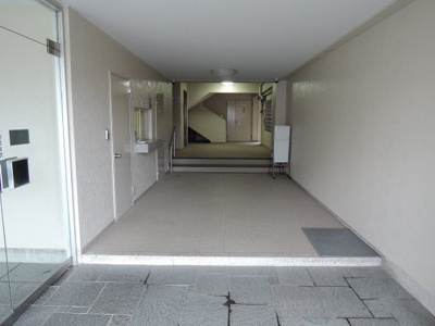 【エントランス】 | ヴィラ三渓園 | 1階エントランス部分