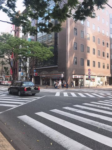 シャンボール大名 の周辺|コンビニ30秒圏内に2つあります。