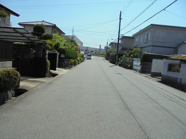 神戸市北区有野台２丁目１号地　土地の前面道路含む現地写真