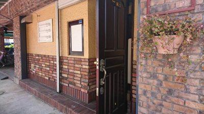 【外観】 | 東元町貸店舗 | 煉瓦調の外装です。看板取り付け可能です。