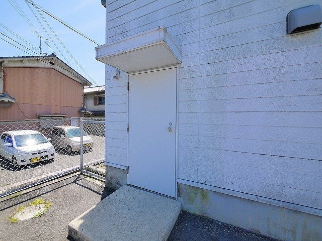 大和郡山市今国府町コンビニ跡のエントランス
