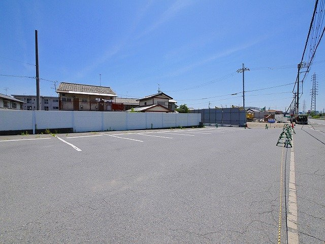 大和郡山市今国府町コンビニ跡の駐車場