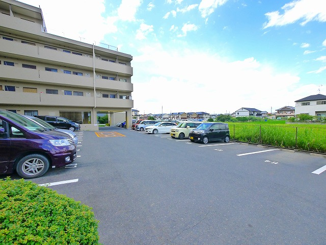 ネオハイツ桜井Bの展望|駐車場
