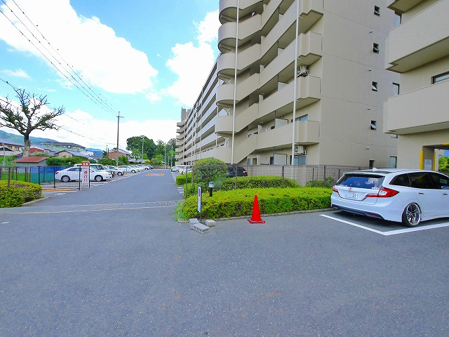 ネオハイツ桜井Bの駐車場|駐車スペースもあります
