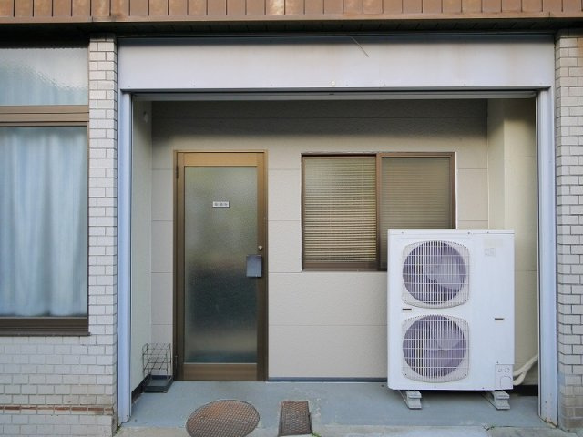 鳴川町テナントの外観
