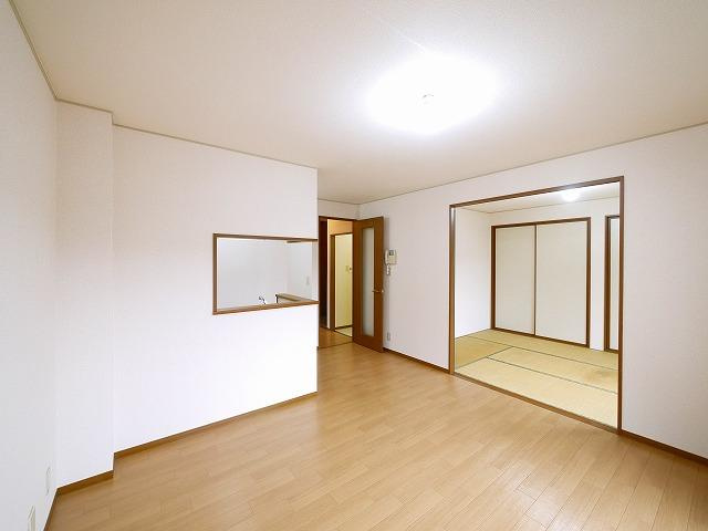 クレールＮの居間・リビング|ゆったり過ごせるリビングです