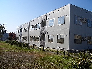 【外観】 | グランシティ青森C | 建物外観を気になさる方へ、見た目の良い物件です。隣は子育てに優しい公園