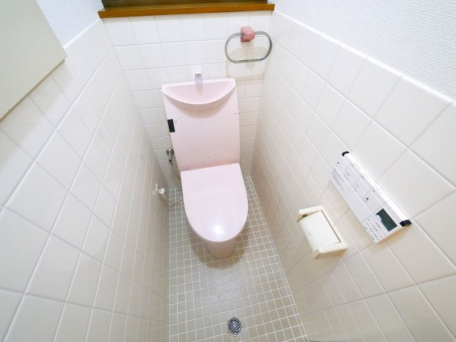 奈良市恋の窪戸建のトイレ|清潔感のあるトイレです