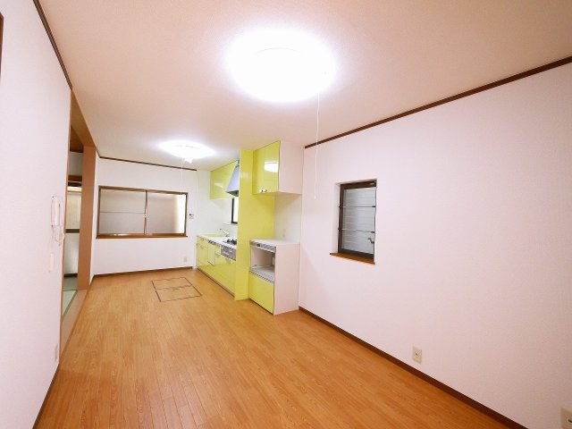 奈良市恋の窪戸建の居間・リビング|おしゃれなリビングです