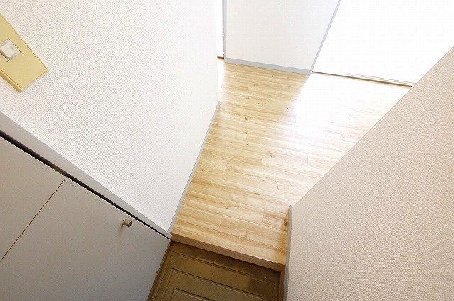 エステートピアＶハヤノＩＩＩの玄関|下駄箱のある玄関です