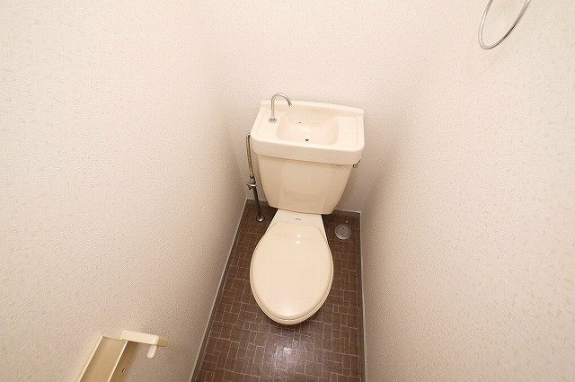 エステートピアＶハヤノＩＩＩのトイレ|清潔感のあるトイレです