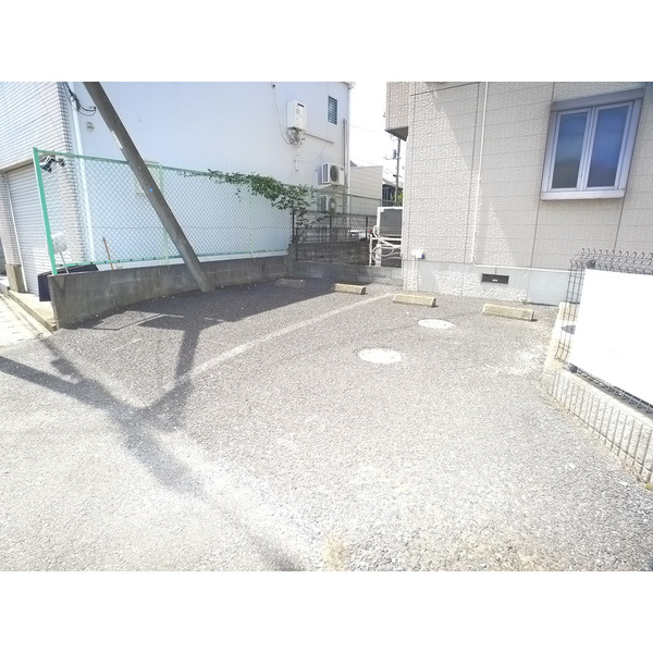 ピアステージＡの駐車場