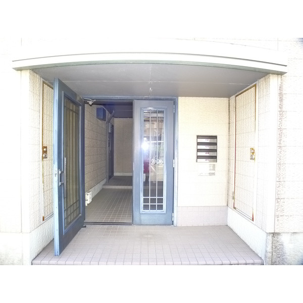 ピアステージＡのエントランス