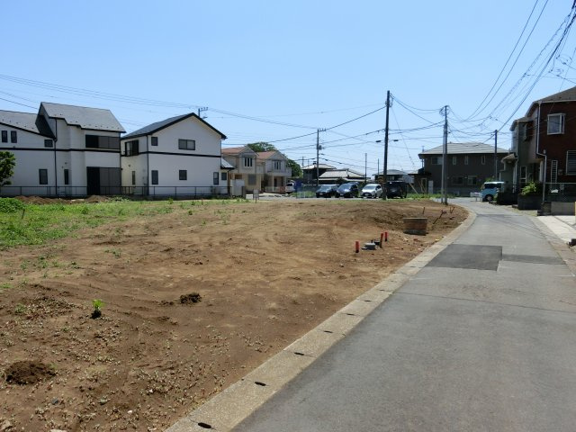 八千代市萱田町　売地　全５区画　建築条件なしの前面道路含む現地写真