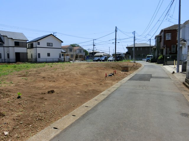 八千代市萱田町　売地　全５区画　建築条件なしの前面道路含む現地写真