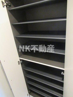 【玄関】 | ル・クール（河内花園賃貸） | シューズボックスです